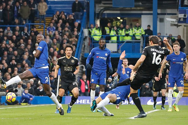 Chelsea khiến cuộc đua top 4 thêm phần kịch tính