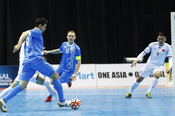 Futsal Việt Nam không thể tạo nên bất ngờ trước Uzbekistan. Ảnh: AFC
