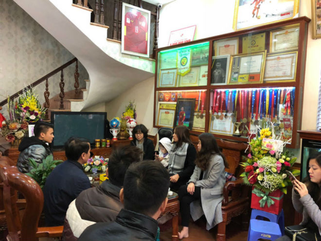 Rất nhiều người hâm mộ, bạn bè đến thăm gia đình Quang Hải những ngày Tết nguyên đán