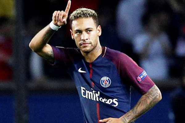 Neymar sẽ ở lại PSG