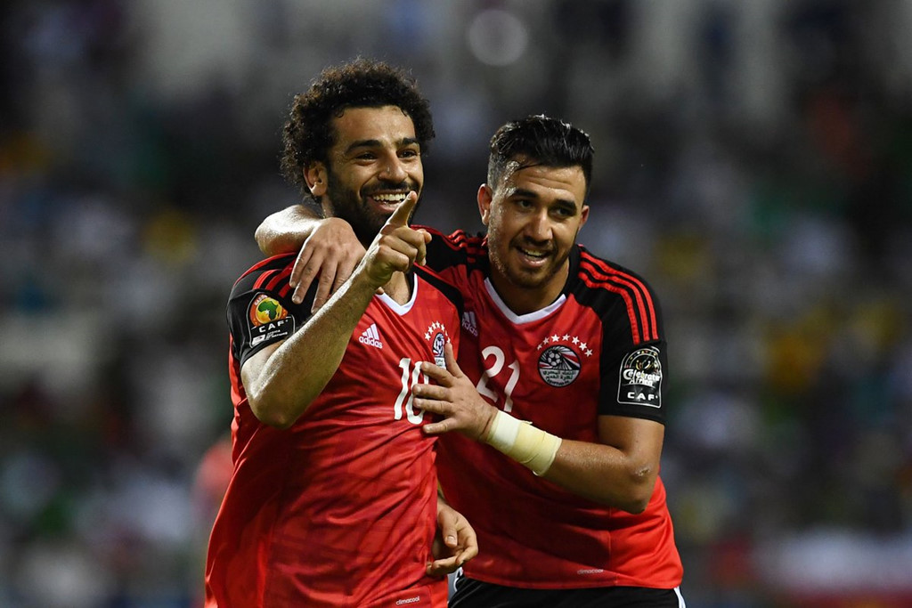 Mohamed Salah (trái) được kỳ vọng nhất trong đội hình tuyển Ai Cập