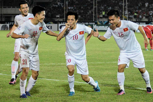 bóng đá Việt Nam, V-League, tin tức V-League, AFF Cup 2018, tin tức AFF Cup 2018, Văn Quyết