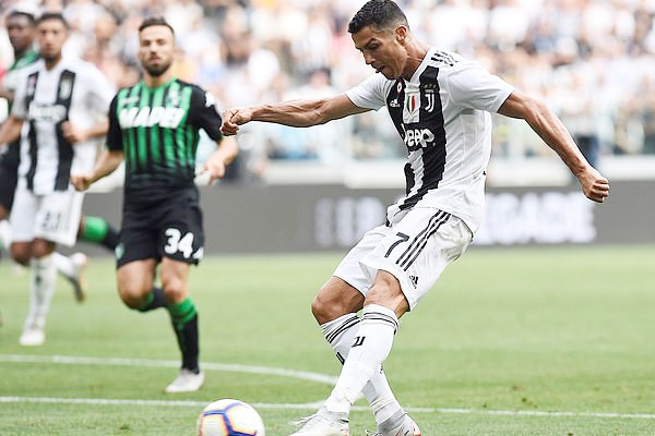 Juventus 2-1 Sassuolo, Ronaldo, Juventus,  Serie A, Ronaldo ghi bàn, Ronaldo tỏa sáng