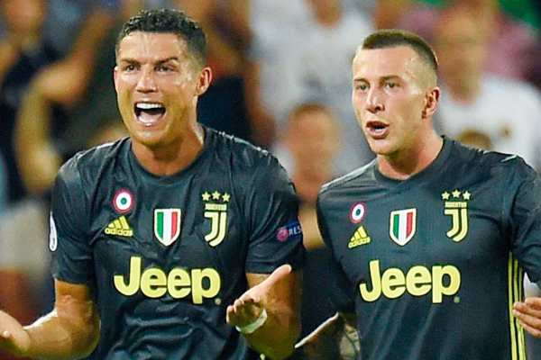 Valencia 0-2 Juventus, Ronaldo nhận thẻ đỏ, Ronaldo nói gì, Champions League, C1