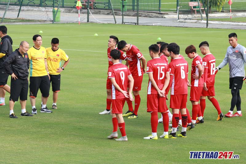 AFF Cup, tin tức AFF Cup, ĐT Việt Nam, bóng đá Việt Nam, Park Hang Seo, HLV Park thưởng nóng cầu thủ