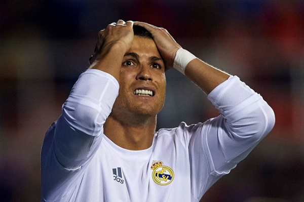 Cristiano Ronaldo, Florentino Perez, Real Madrid, Ronaldo trốn thuế
