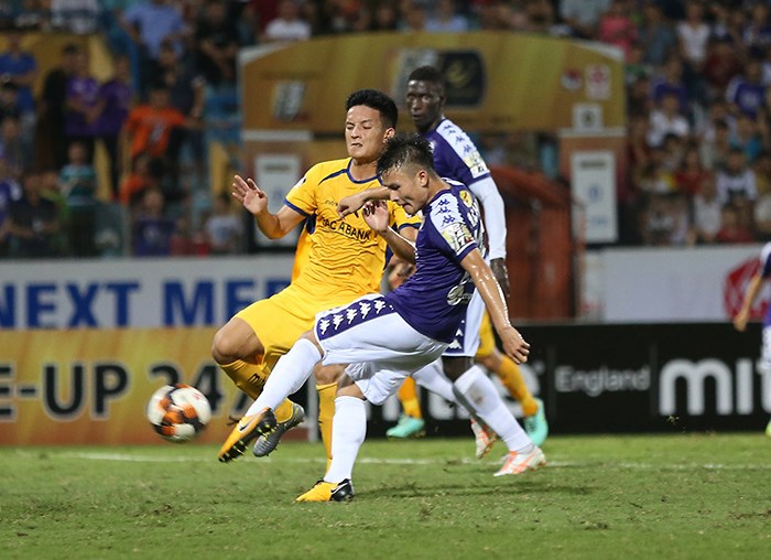 Quang Hải vô lê ghi bàn thắng đầu tiên tại V-League 2019