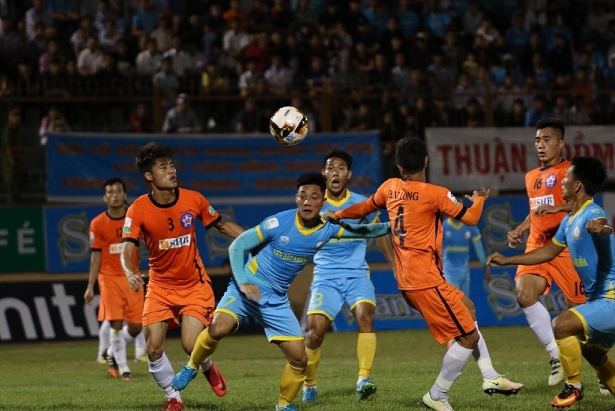 HLV Lê Huỳnh Đức, SHB Đà Nẵng, V-League 2019, trọng tài v league