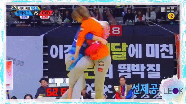 VIDEO: Hot girl Hàn Quốc so tài trên sàn đấu vật