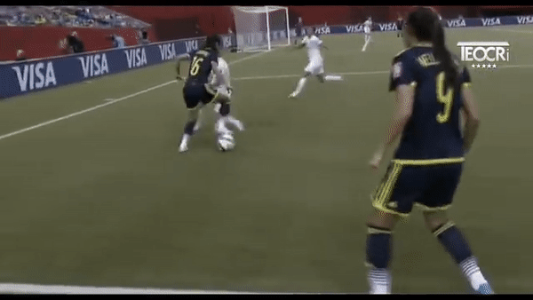 VIDEO: Những nữ cầu thủ xử lý kỹ thuật không thua gì Neymar