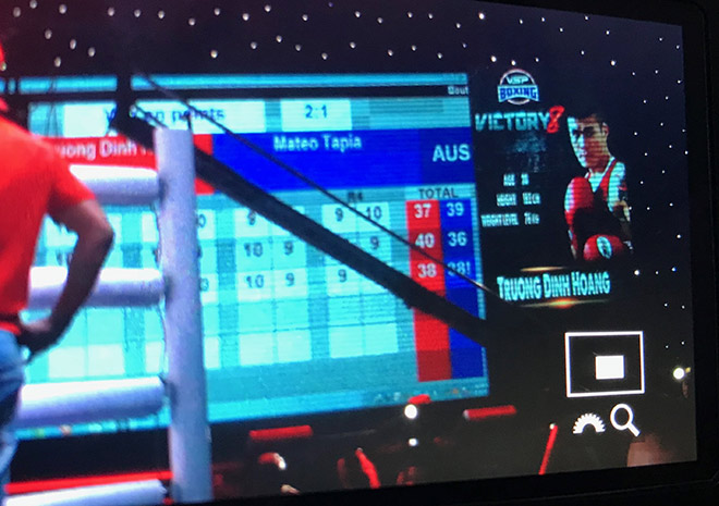 Bảng điểm gây tranh cãi, dù tính theo hiệp hay tổng điểm, Trương Đình Hoàng đều không bị kết quả thua. trương đình hoàng thua trận ấm ức, trương đình hoàng vs mateo tapia, trương đình hoàng thua trận,