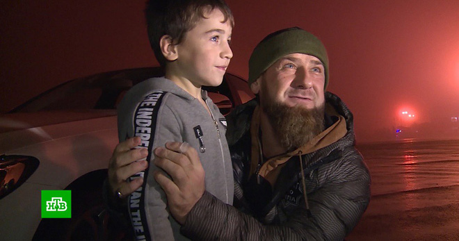 cậu bé hít đất 4000 lần, cậu bé nhận xe sang vì kỷ lục hít đất 4000 lần, 