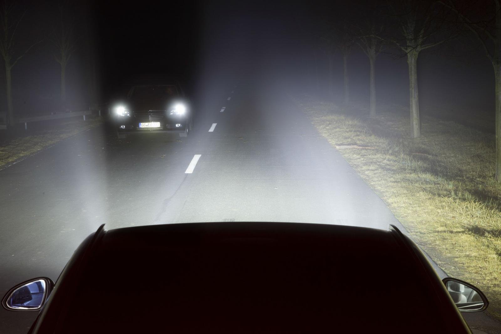 kinh nghiệm lái xe ô tô vào ban đêm