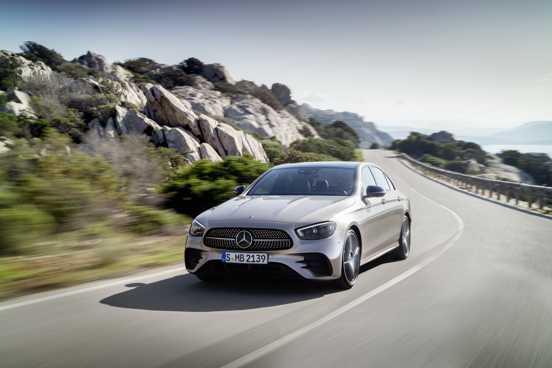 Đánh giá xe Mercedes E350 AMG 2020, thông số kỹ thuật, thiết kế, giá lăn bánh