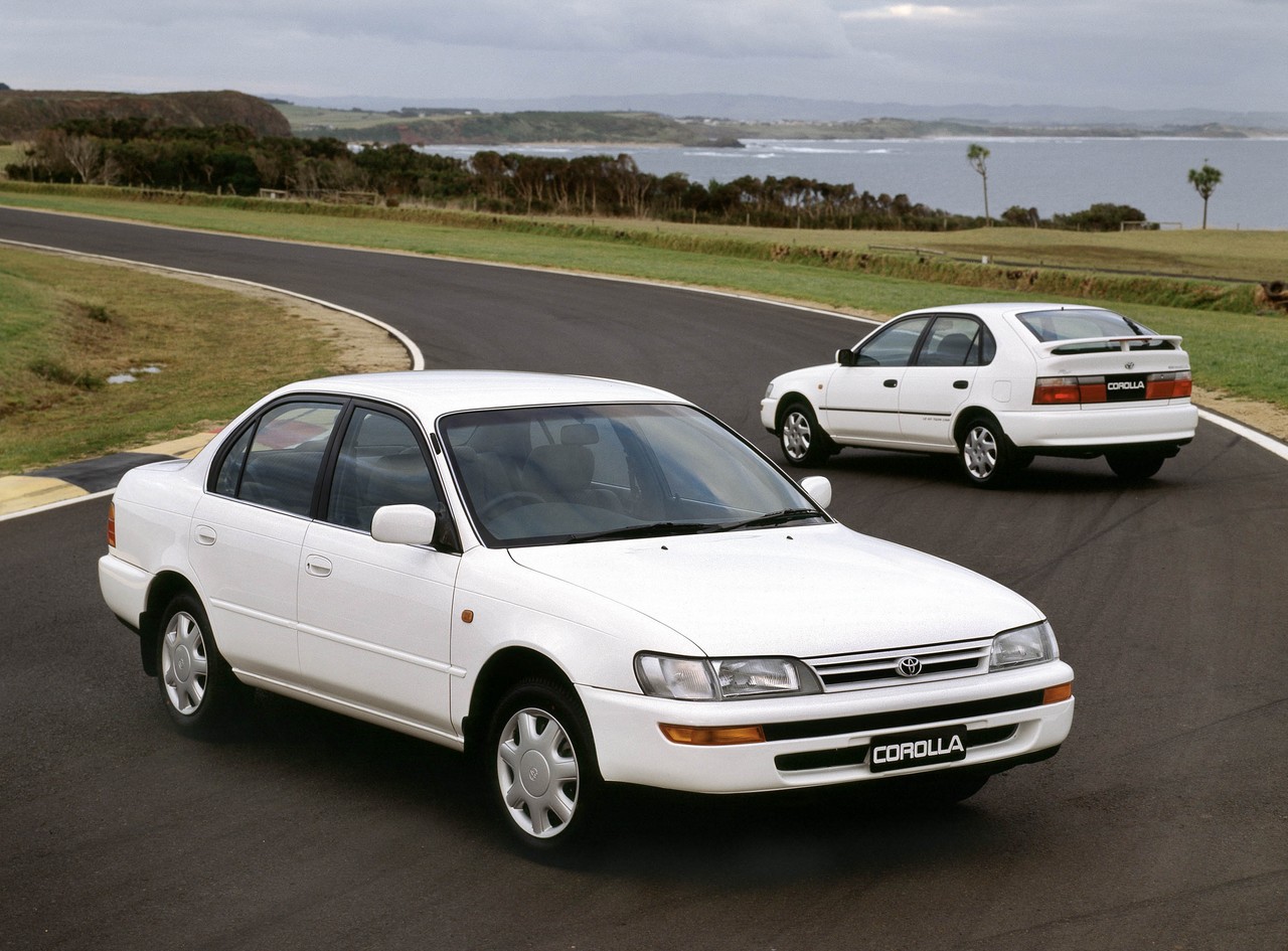 Các phiên bản xe Toyota Corolla Altis qua từng thế hệ