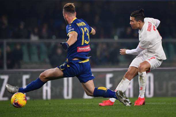 Ronaldo, ronaldo lập kỷ lục, Serie A, kết quả Verona vs Juventus , Verona 2-1 Juventus, kết quả Serie A