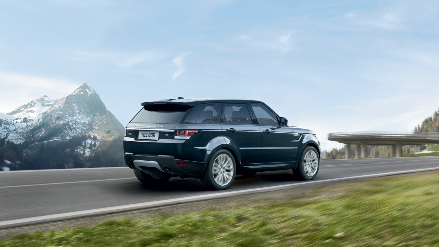 Range Rover Sport HSE 3.0 có giá khoảng 65.000 bảng Anh