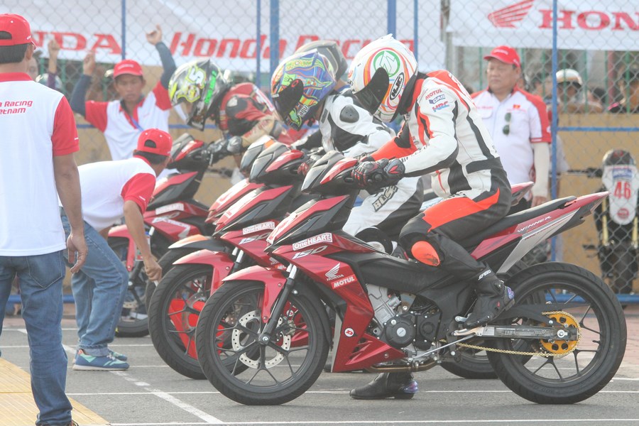 Hình ảnh một vòng đấu của giải đua Honda Racing tại Việt Nam