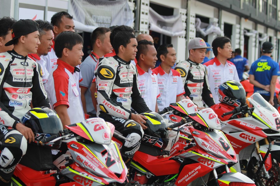 Đội đua Yuzy Honda Racing Việt Nam tham dự giải ARRC 2017