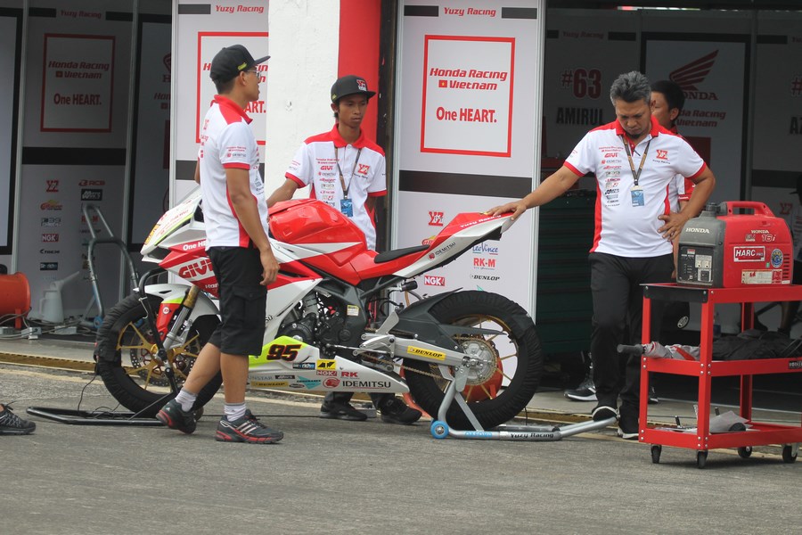 Đội đua Yuzy Honda Racing Việt Nam vẫn còn nhiều việc phải làm để cải thiện kết quả thi đấu