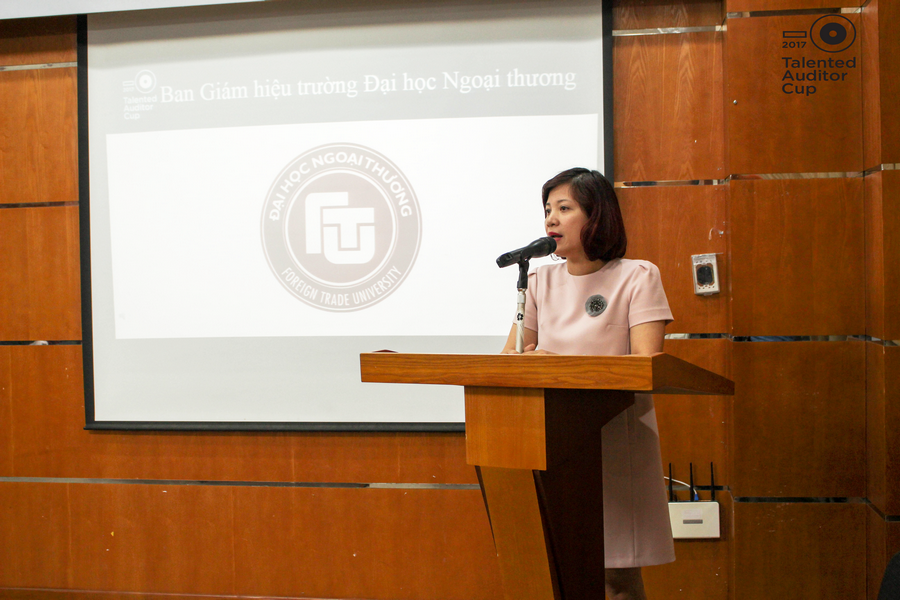 PGS.TS Đào Thị Thu Giang – Phó hiệu trưởng trường đại học Ngoại thương trong buổi họp báo PGS.TS Đào Thị Thu Giang – Phó hiệu trưởng trường đại học Ngoại thương trong buổi họp báo