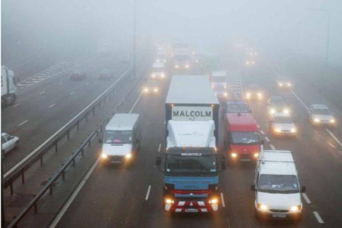 Kinh nghiệm lái xe trong sương mù rất quan trọng, bởi lái xe trong điều kiện thời tiết này hết sức nguy hiểm.