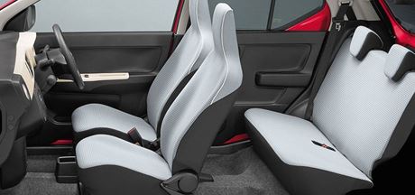 Điểm mạnh của Suzuki Alto thế hệ mới chính là không gian nội thất rộng rãi.