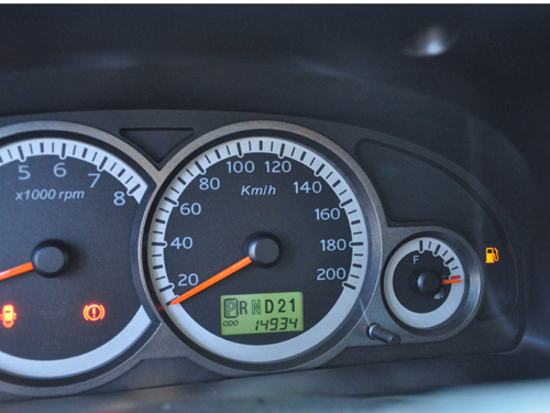 Nhiều người nghĩ rằng, lái xe với bình xăng gần cạn có thể gây hư hại đến động cơ