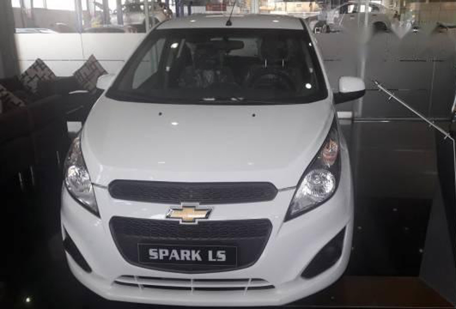 Với mức giá giảm khủng, Chevrolet Spark hiện là mẫu ô tô hạng A rẻ nhất Việt Nam.