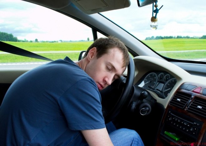Tránh lái xe trong tình trạng mệt mỏi