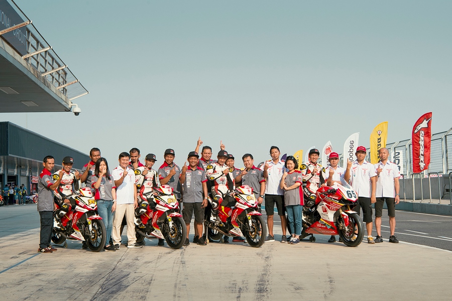 Đội đua Yuzy Honda Vietnam Racing team tại ARRC 2018