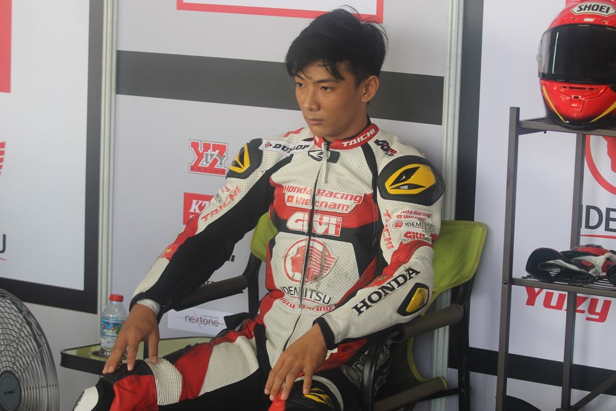 Tay đua trẻ Nguyễn Vũ Thanh lần đầu tiên tham dự đua xe quốc tế