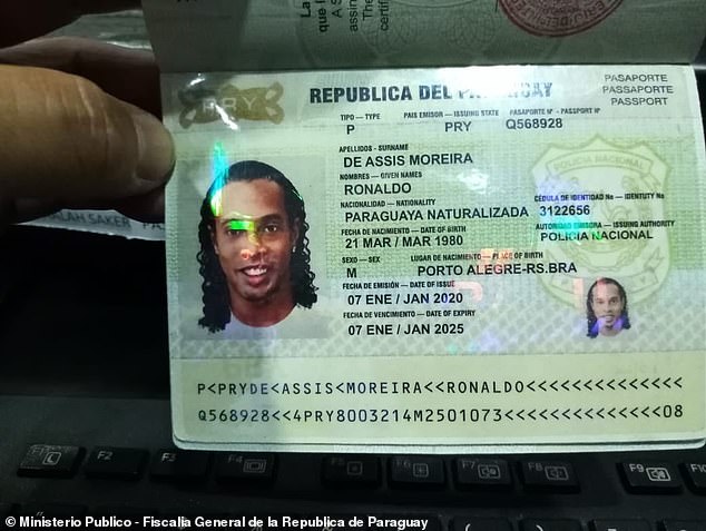 Ronaldinho, Paraguay, Ronaldinho bị bắt, ngồi tù, tòa án, hộ chiếu giả, bảo lãnh