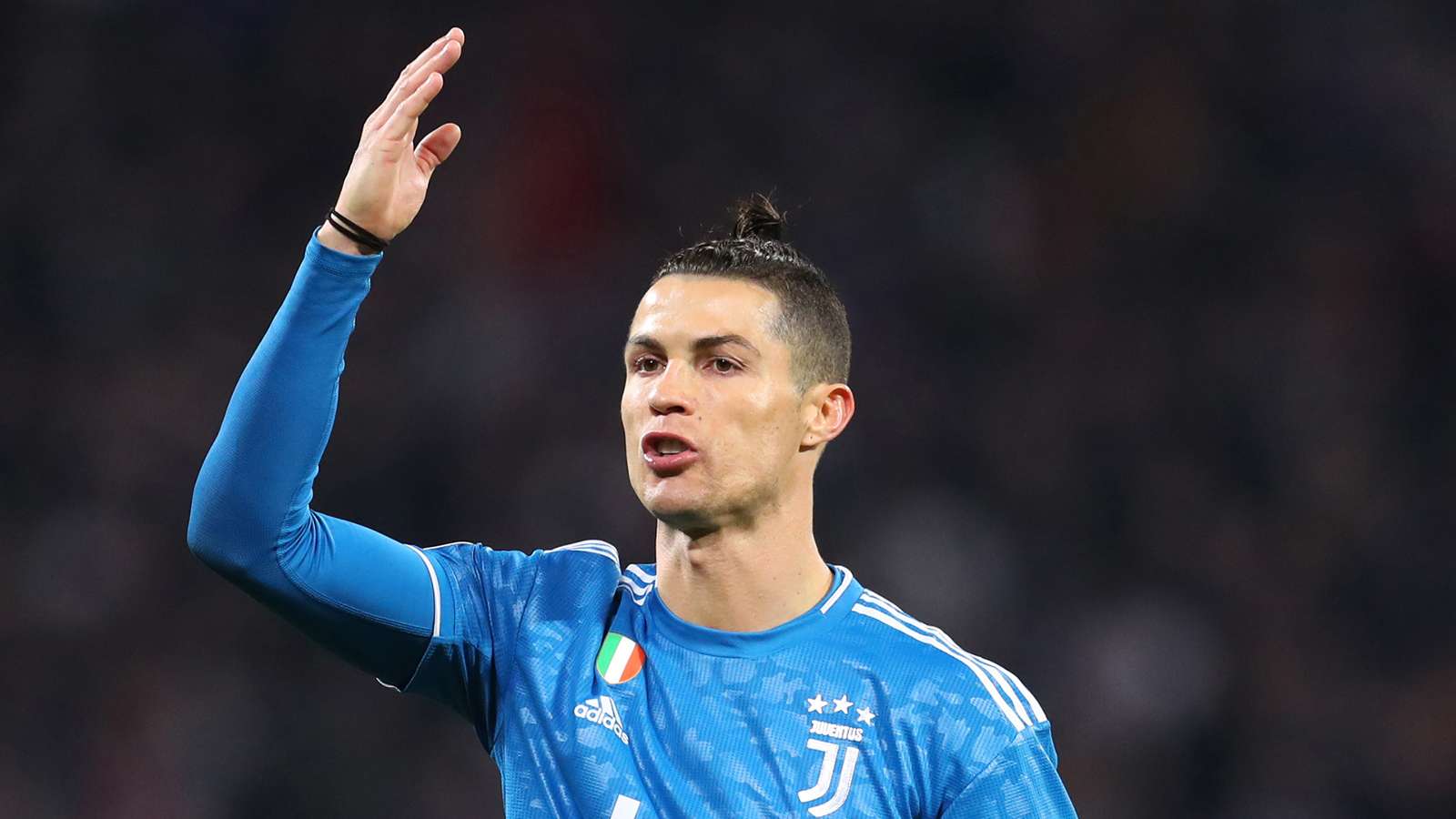Ronaldo, Cristiano Ronaldo, Juventus, bóng đá Ý, Serie A, Covid-19