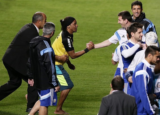 Brazil, Barca, Ronaldinho, ngồi tù