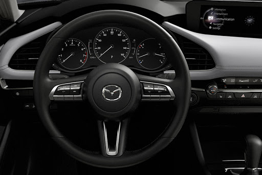 Hệ thống nút bấm và nút chức năng trên vô lăng cùng một số tiện ích tích hợp trên xe Mazda 3 2020
