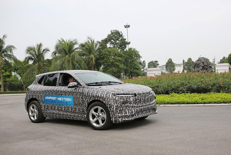 VinFast tự hào là một trong những thương hiệu ô tô điện hàng đầu tại Việt Nam và quốc tế. Các mẫu xe VinFast đang thu hút được nhiều người chú ý nhờ thiết kế tinh tế, tiện nghi và an toàn. Hãy xem hình ảnh để cảm nhận sự khác biệt và đẳng cấp của các dòng xe đang được yêu thích này.