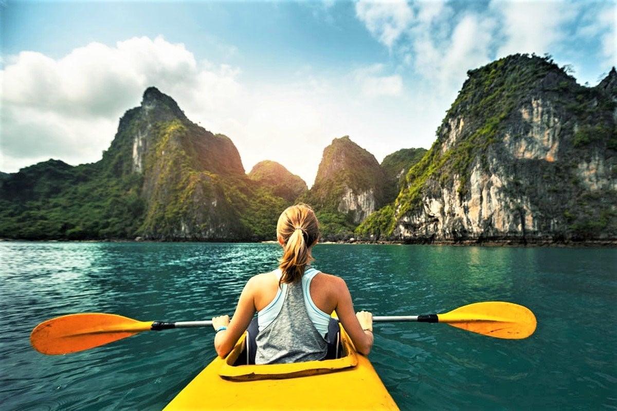 Tour du lịch free & easy Cát Bà - Chèo thuyền kayak