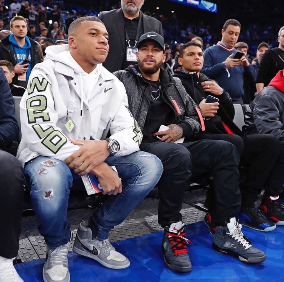 Nike tặng Kylian Mbappe siêu phẩm Air Jordan High OG x Dior