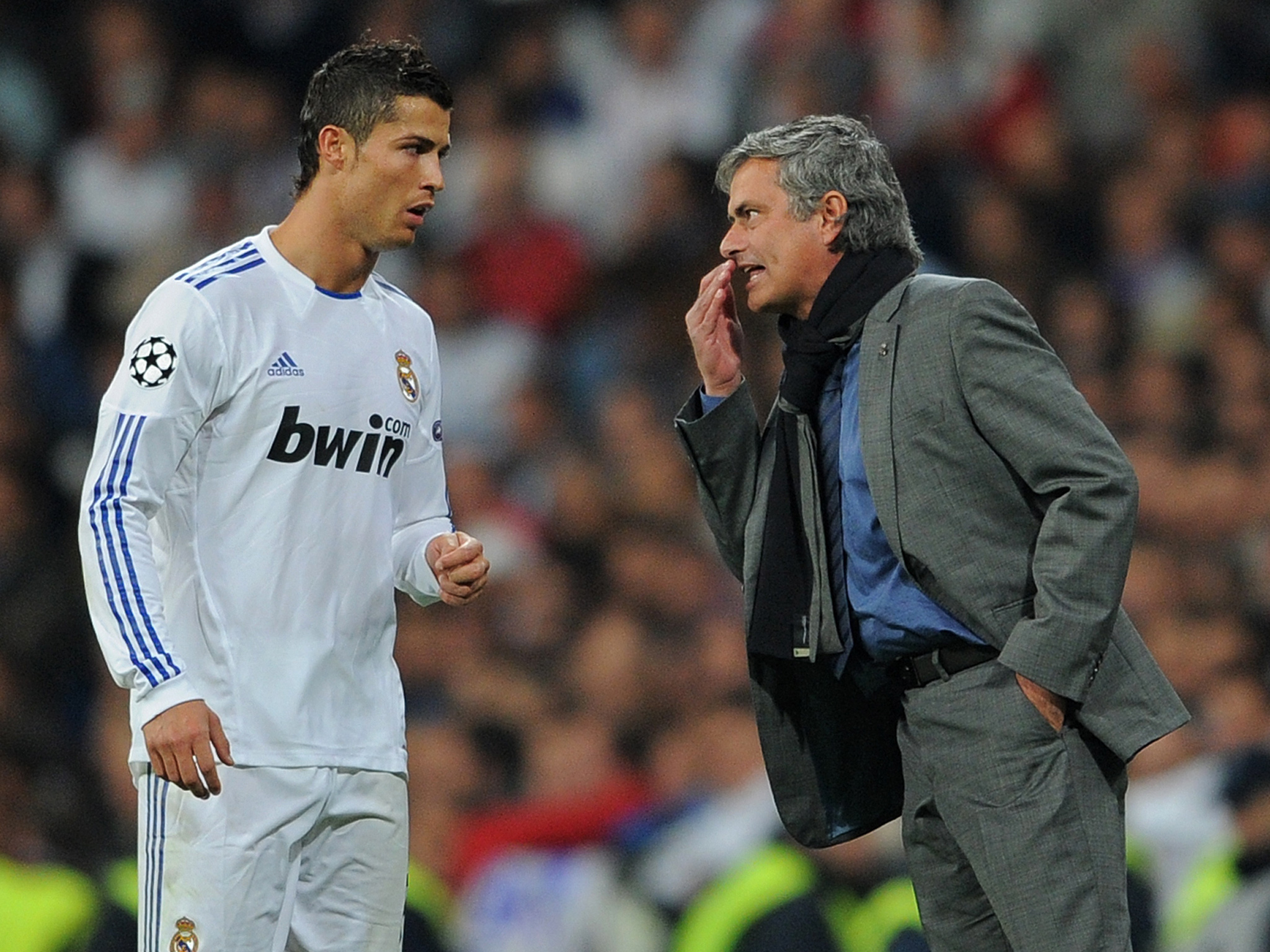 Cristiano Ronaldo nói rằng anh ấy có thể thành công với tư cách là huấn luyện viên Man Utd, nơi Jose Mourinho đã thất bại