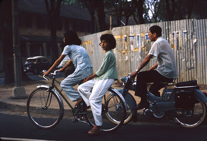 Giao thông Sài Gòn năm 1965, bộ ảnh của Lawrence V. Smith