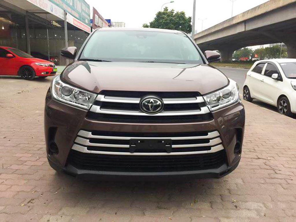 Toyota Highlander, Toyota Highlander LE, đánh giá xe Toyota Highlander, so sánh Ford Explorer