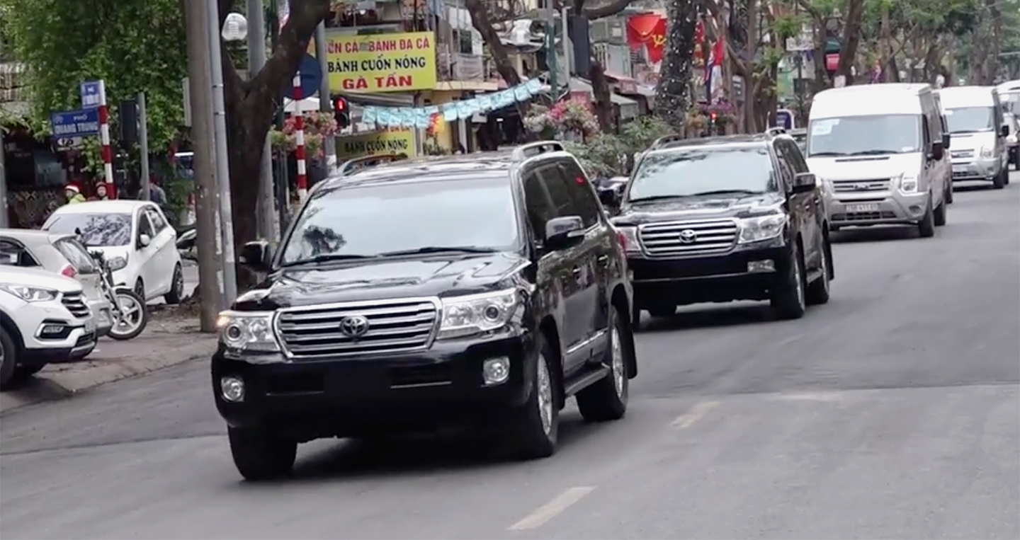 Kim Jong Un, xe của Kim Jong Un, xe Tổng Thống, xe sang, Toyota Land Cruiser, Land Cruiser V8