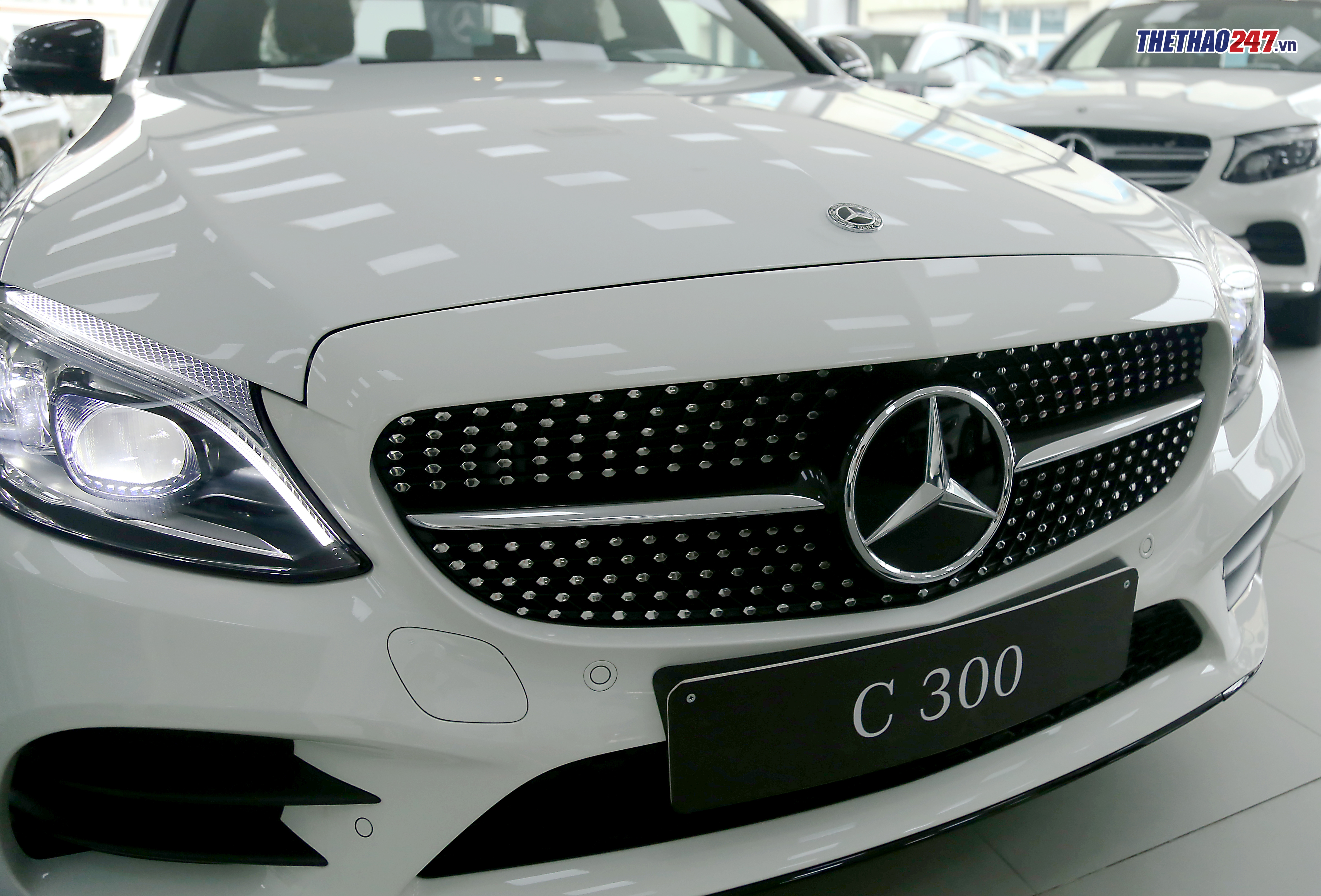 Khám phá chi tiết xe Mercedes-Benz C300 2019