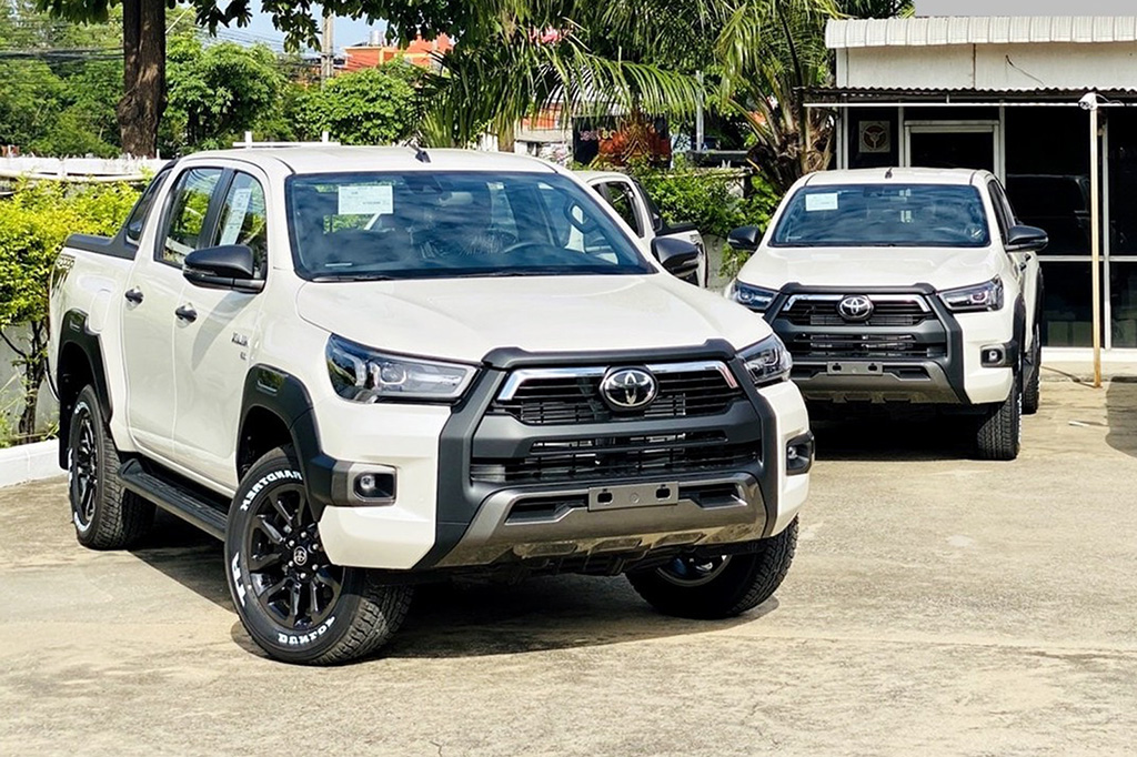 Đại lý ồ ạt chào cọc Toyota Hilux 2021 tại Việt Nam Giá dự kiến không đổi  đầu xe giống RAV4 đe doạ Ford Ranger