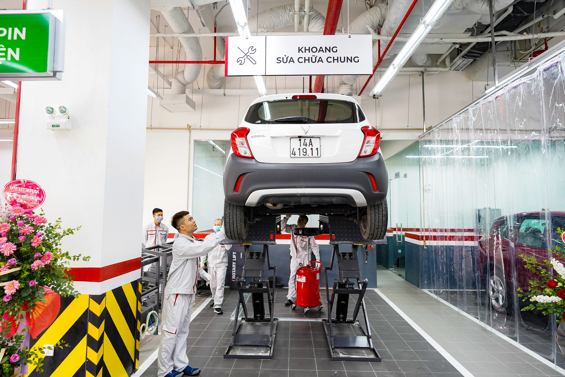 VinFast khai trương thêm 14 xưởng dịch vụ mới