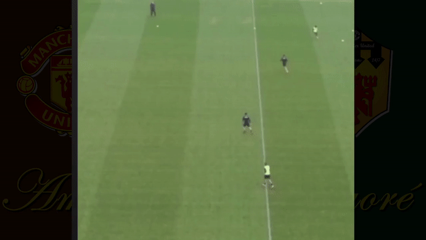 VIDEO: Tân binh MU đi bóng từ giữa sân, ghi bàn đẳng cấp khiến 4 đồng đội đứng hình