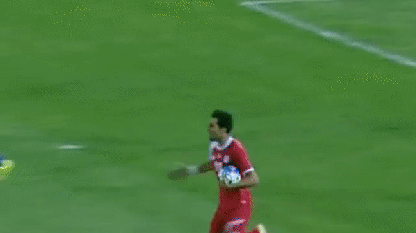 Cầu thủ giải châu Á ghi bàn thắng siêu tốc khiến camera không theo kịp