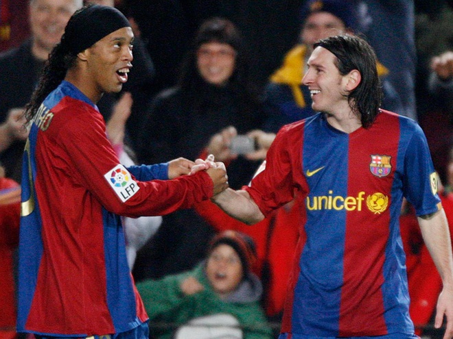 Lionel Messi, Ronaldinho, Ronaldinho bị bắt, ronaldinho đi tù