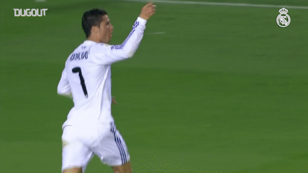 VIDEO: Ronaldo khẽ gật đầu, Barca và Messi mất luôn cú ăn ba